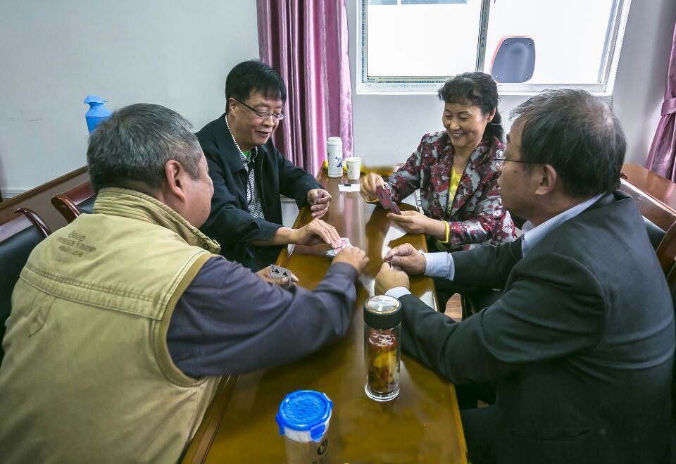 江南大学--无锡市卫生系统退休职工举办“掼蛋”友谊赛